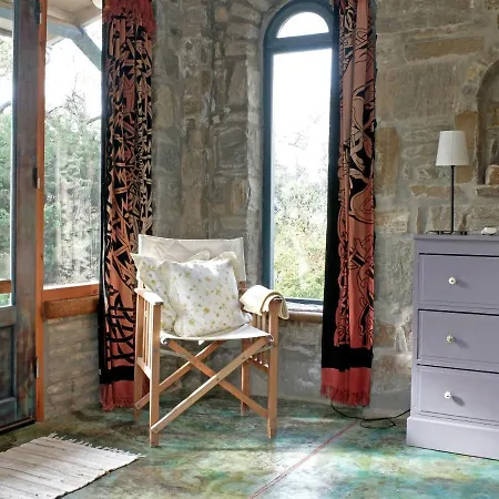 To The Garden Country house