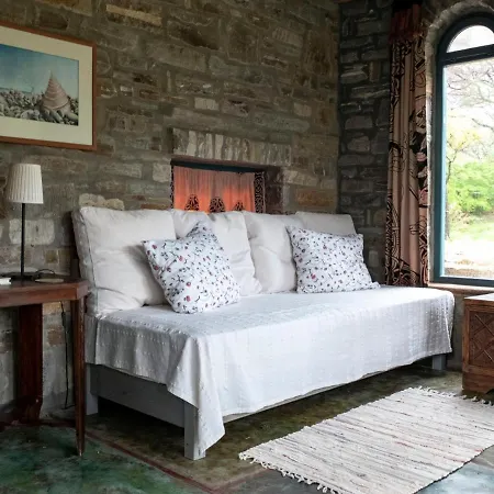 Country house To The Garden *