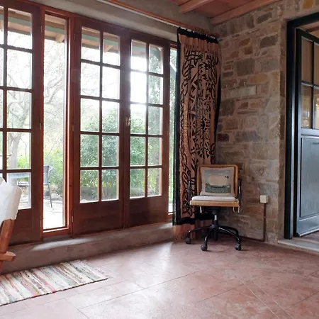 Country house To The Garden *