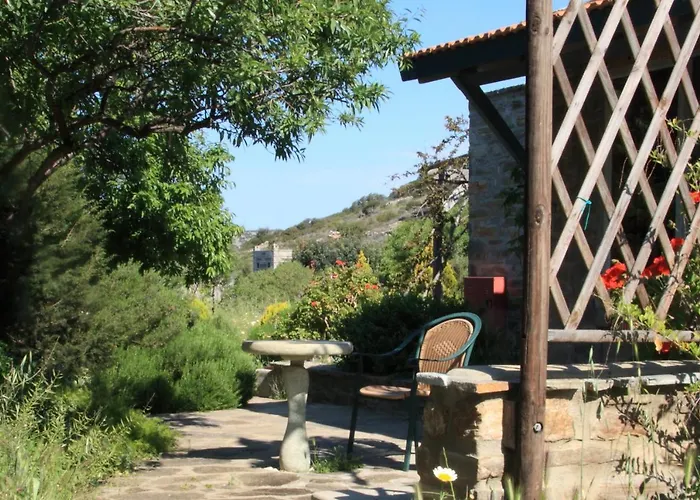 To The Garden Country house *