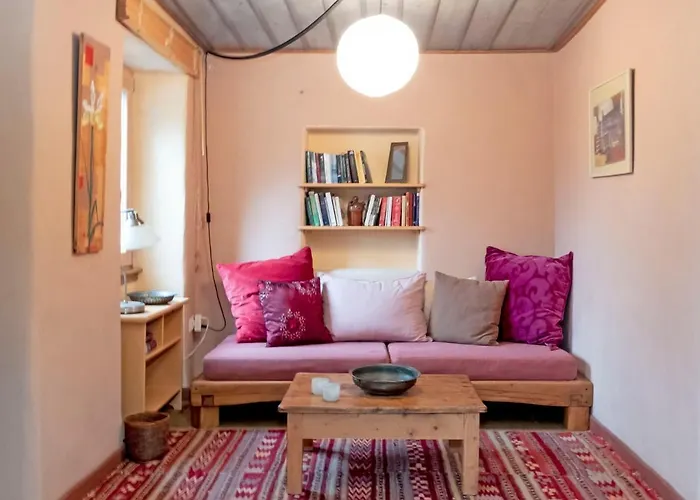 To The Garden Country house Angairia