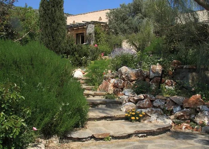 Country house To The Garden *